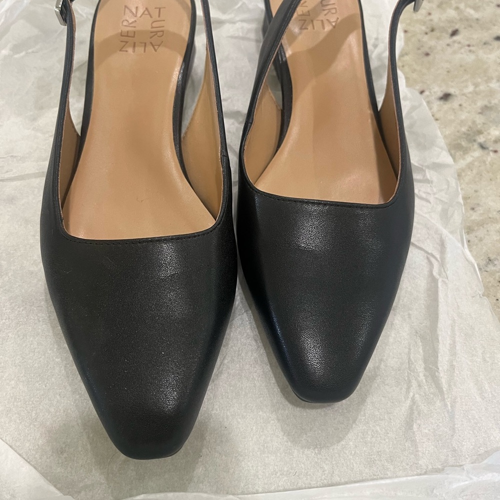 Black Naturalizer Slingback Shoes
Worn twice